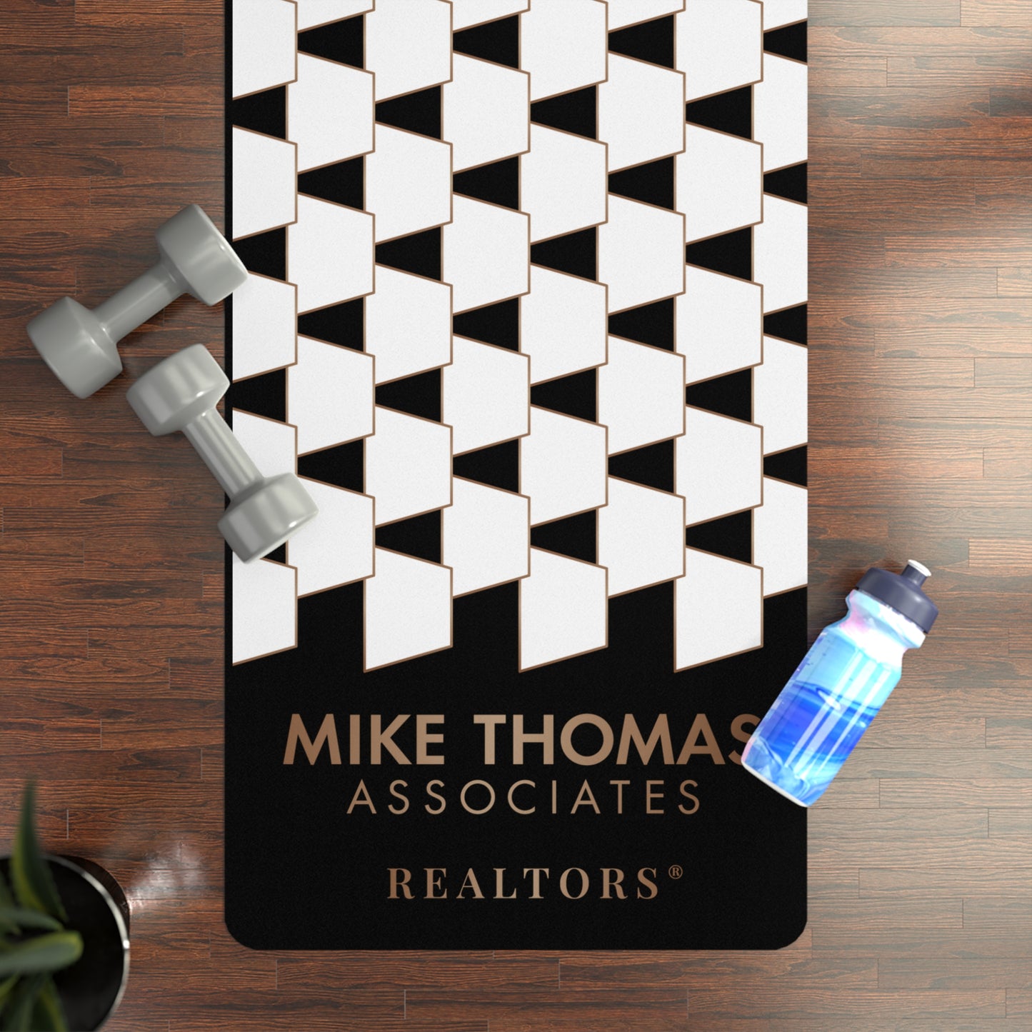 Stylish Rubber Black Yoga Mat with Geometric Trapezoid Design - Perfect for Home Workouts