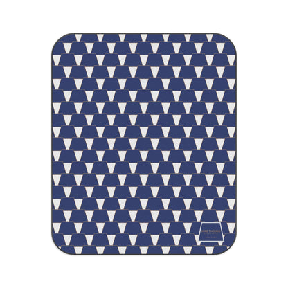 Stylish Picnic Blanket for Outdoor Adventures - Geometric Design