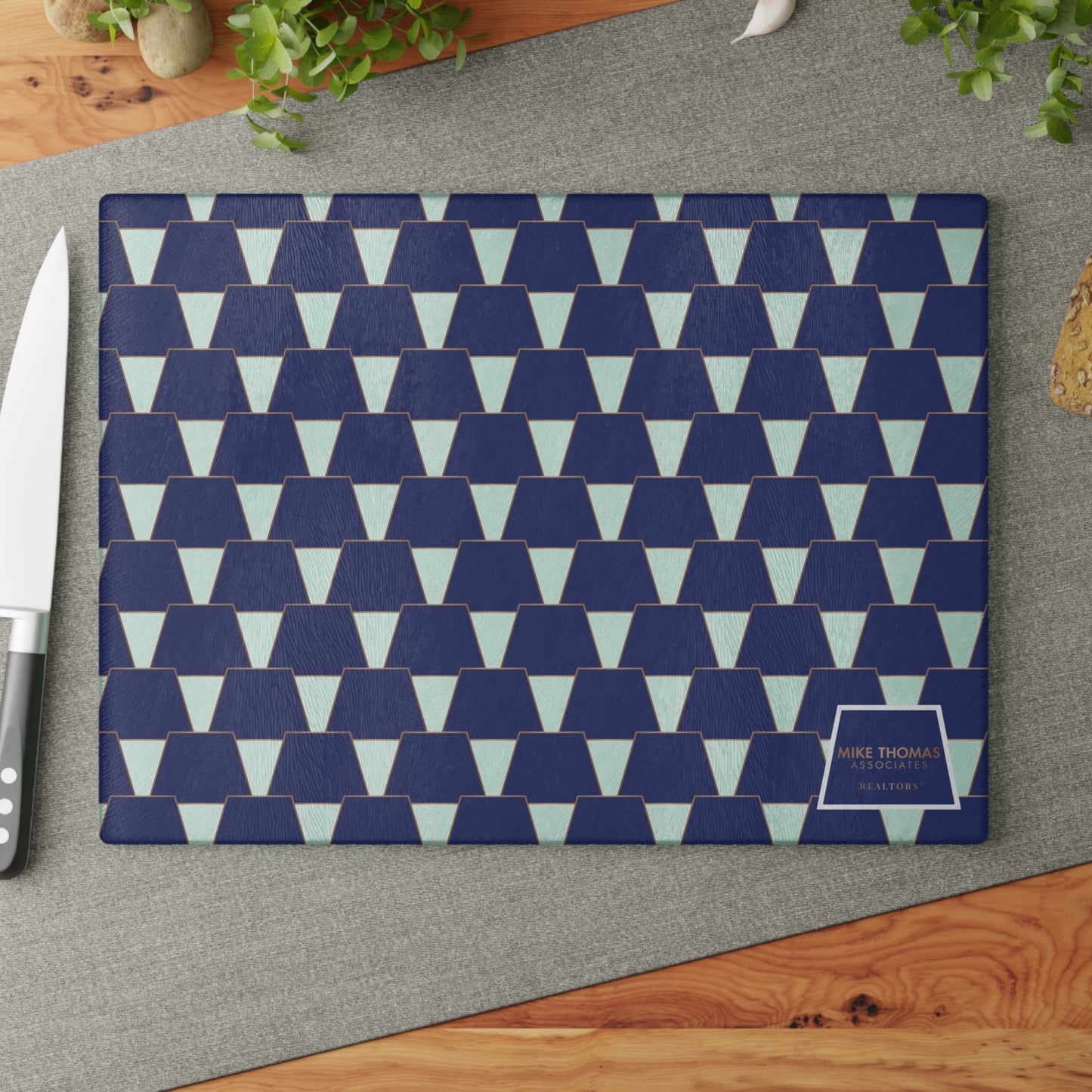 Stylish Glass Cutting Board - Modern Kitchen Decor, Gift for Chefs, Housewarming, Wedding, Minimalist Design